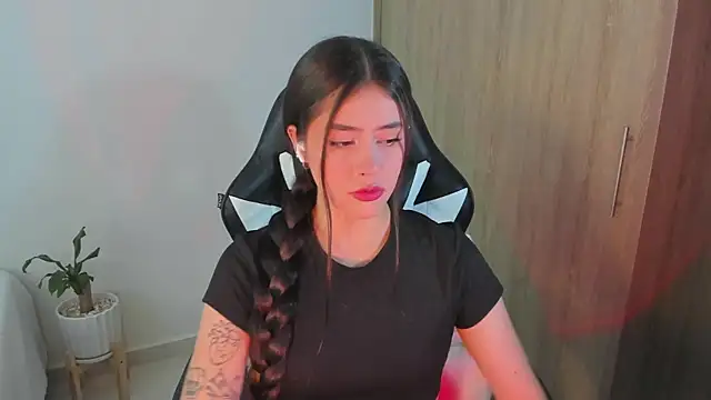 iriswest  online show from February 11, 2025, 10:18 pm