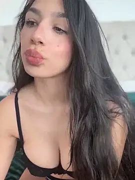 LoveLillyy online show from January 22, 2025, 9:21 pm