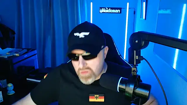 DerPornoPete online show from September 24, 2025, 9:51 pm