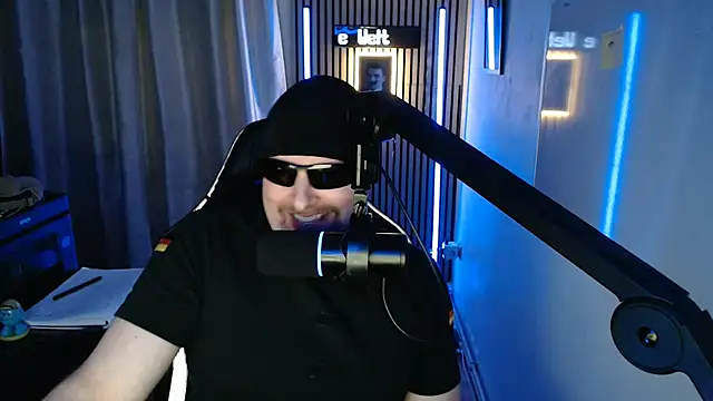 DerPornoPete online show from November 10, 2025, 8:30 pm