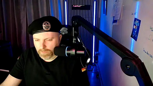 DerPornoPete online show from May 17, 2026, 2:31 am