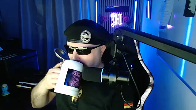 DerPornoPete online show from June 10, 2026, 11:13 pm