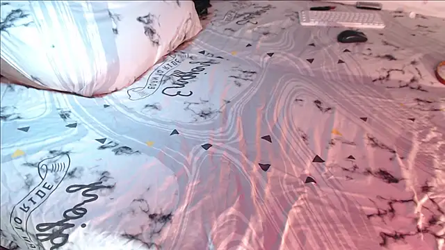 Q T pie online show from December 17, 2024, 4:45 am