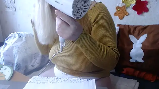 Snapshot of QueenLana chatting on February 8, 2025, 9:24 am QueenLana online show from February 8, 2025, 9:24 am