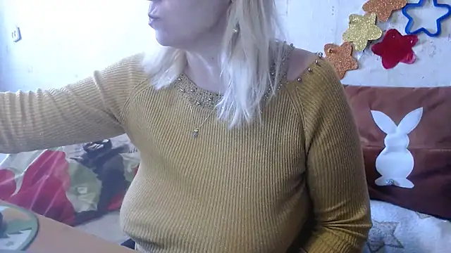 Snapshot of QueenLana chatting on February 24, 2025, 12:05 pm QueenLana online show from February 24, 2025, 12:05 pm