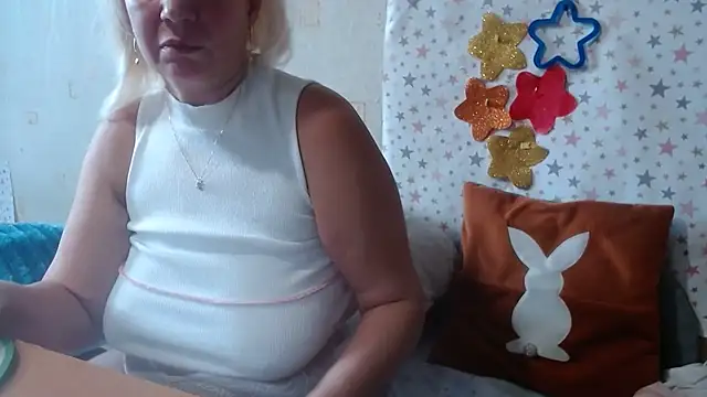 Snapshot of QueenLana chatting on October 17, 2025, 7:11 am QueenLana online show from October 17, 2025, 7:11 am