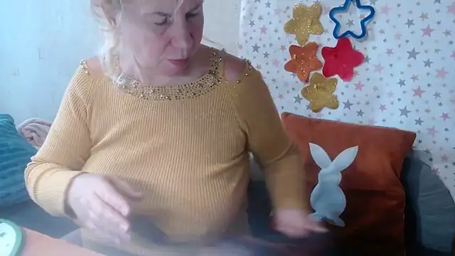 Snapshot of QueenLana chatting on October 24, 2025, 8:33 am QueenLana online show from October 24, 2025, 8:33 am