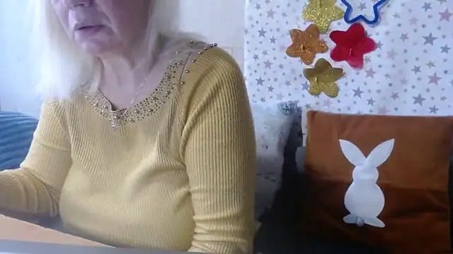 Snapshot of QueenLana chatting on October 28, 2025, 7:34 am QueenLana online show from October 28, 2025, 7:34 am