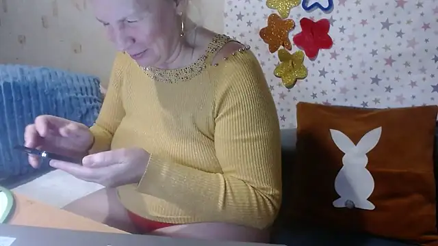 Snapshot of QueenLana chatting on December 3, 2025, 4:38 pm QueenLana online show from December 3, 2025, 4:38 pm