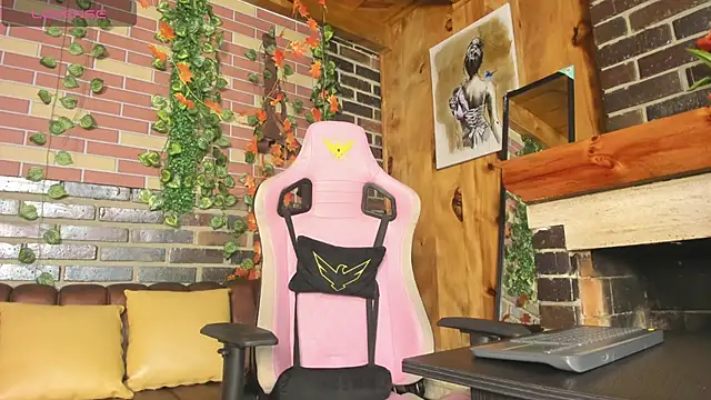 danaythamara1 online show from March 13, 2025, 8:43 pm