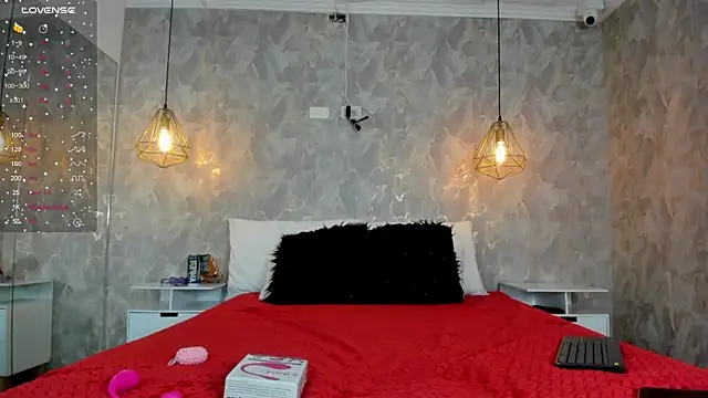 danaythamara1 online show from September 12, 2025, 8:20 pm