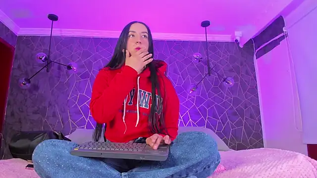 danaythamara1 online show from December 19, 2025, 10:28 pm