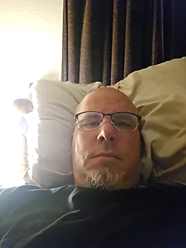 ke5eeo2 online show from April 19, 2026, 11:40 pm