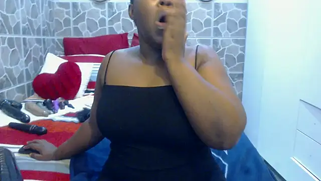 THREEHOLESPLEASURE99 online show from February 26, 2025, 6:26 am