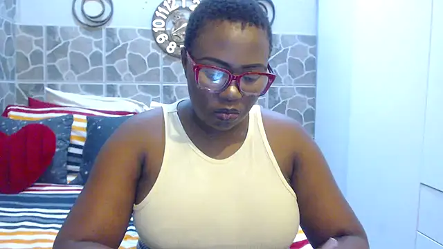 THREEHOLESPLEASURE99 online show from March 10, 2025, 6:12 pm