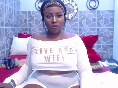 THREEHOLESPLEASURE99 online show from October 21, 2025, 1:34 pm