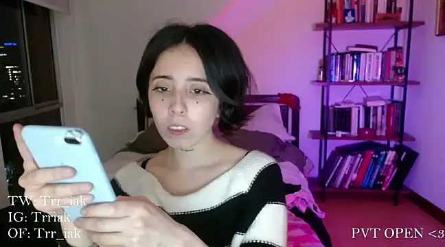 Snapshot of babyluna_8_8 chatting on January 28, 2025, 4:39 am babyluna 8 8 online show from January 28, 2025, 4:39 am