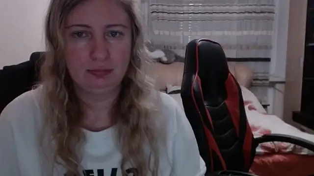 PeterAndJen online show from March 9, 2025, 7:05 pm