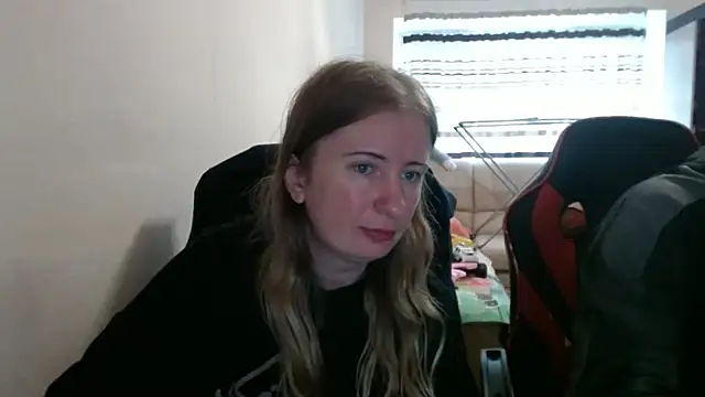 PeterAndJen online show from October 11, 2025, 8:24 am