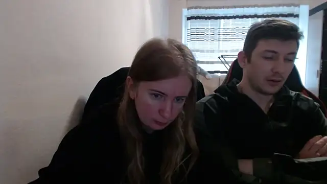 PeterAndJen online show from October 12, 2025, 6:12 am