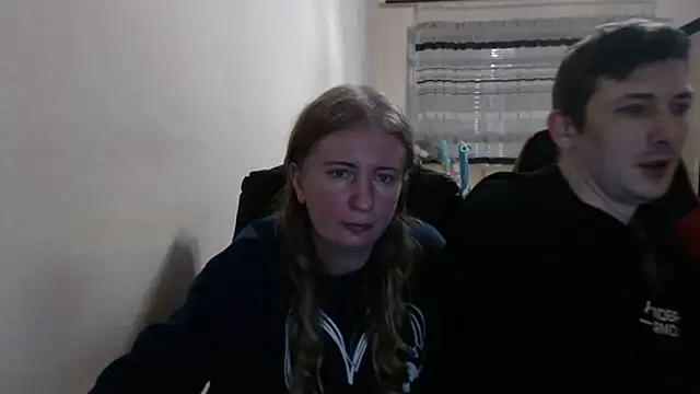 PeterAndJen online show from December 1, 2025, 6:46 pm