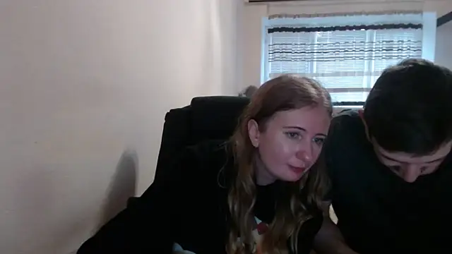 PeterAndJen online show from December 5, 2025, 1:09 pm