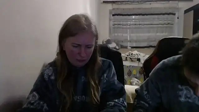 PeterAndJen online show from February 5, 2026, 7:07 pm