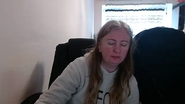 PeterAndJen online show from March 12, 2026, 6:19 am