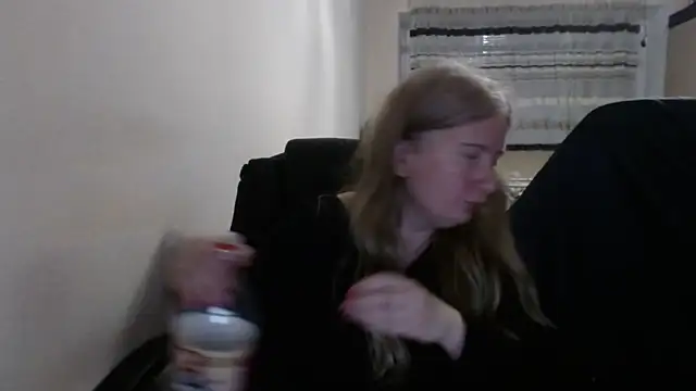 PeterAndJen online show from April 3, 2026, 5:44 pm