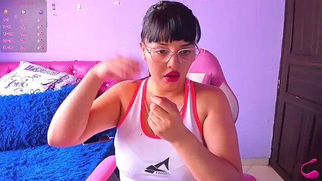 crissn0707 online show from November 17, 2025, 3:07 pm