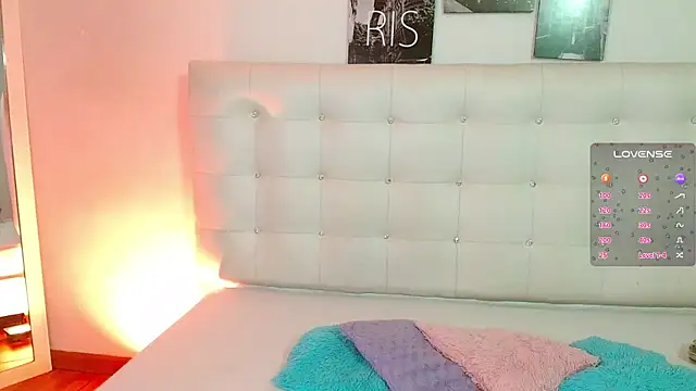 hornystepmommy online show from December 20, 2024, 7:50 pm