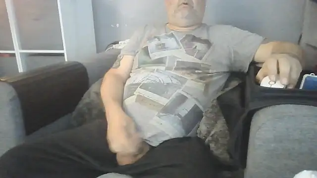 Snapshot of Naturistmale45 chatting on June 18, 2026, 7:30 am Naturistmale45 online show from June 18, 2026, 7:30 am