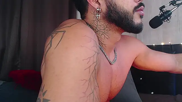 Artemis Kazttman online show from December 8, 2024, 1:47 pm