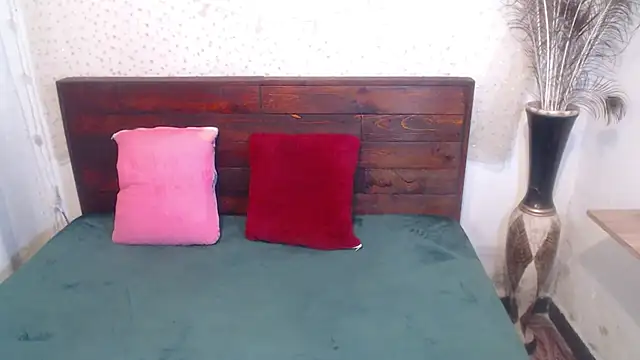 NikkieMilky online show from September 18, 2025, 2:35 am