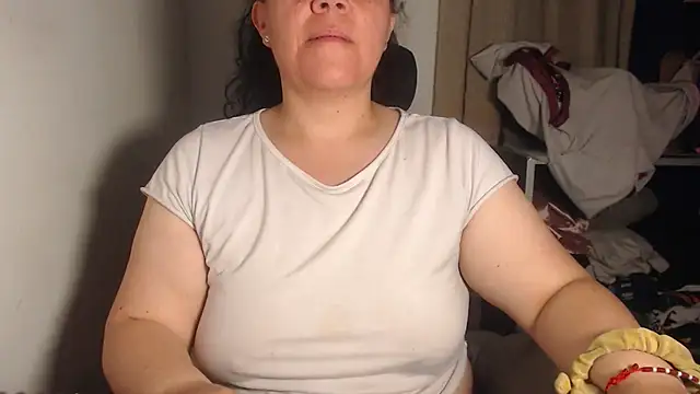 Snapshot of agathamiller01 chatting on July 25, 2026, 2:42 am agathamiller01 online show from July 25, 2026, 2:42 am