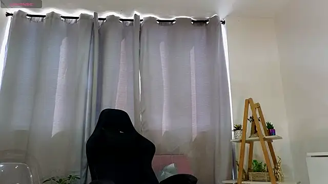 bella  adams online show from February 19, 2025, 9:25 pm