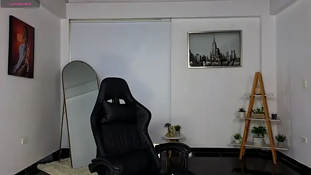 bella  adams online show from September 20, 2025, 1:12 pm