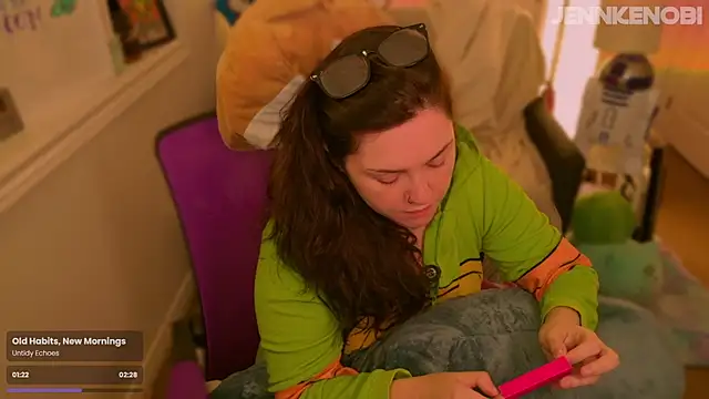 JennKenobi online show from September 10, 2025, 3:23 pm