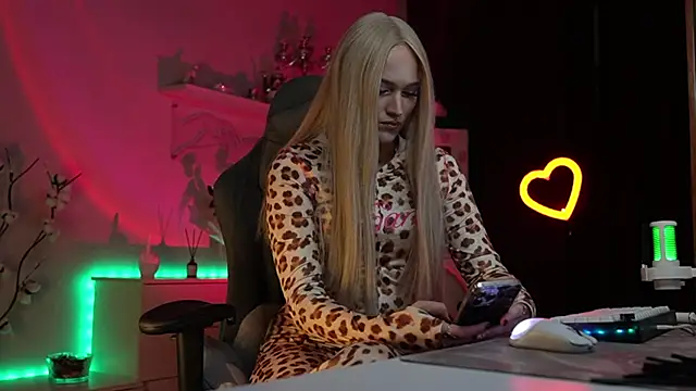 MrsTenderBeast online show from November 19, 2025, 3:01 pm