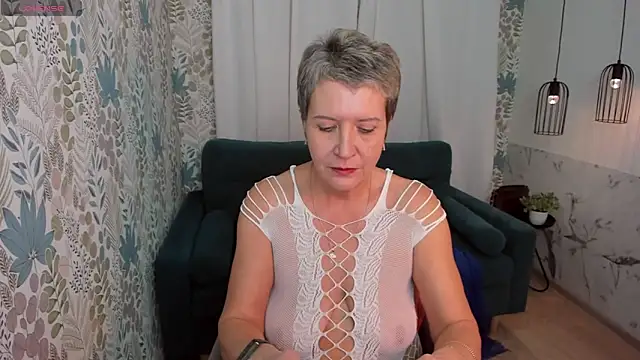 Snapshot of KathySunn chatting on December 10, 2024, 5:11 pm KathySunn online show from December 10, 2024, 5:11 pm