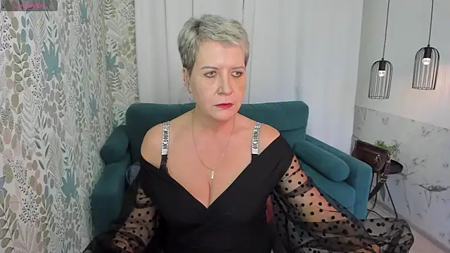 Snapshot of KathySunn chatting on December 22, 2024, 4:38 pm KathySunn online show from December 22, 2024, 4:38 pm