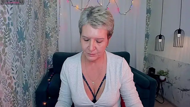 Snapshot of KathySunn chatting on January 3, 2025, 7:39 pm KathySunn online show from January 3, 2025, 7:39 pm