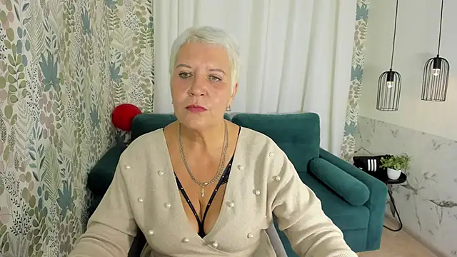 Snapshot of KathySunn chatting on October 1, 2025, 7:14 am KathySunn online show from October 1, 2025, 7:14 am