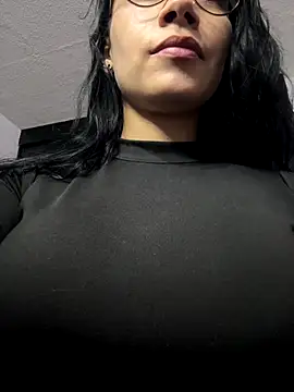 Angela isabella online show from December 20, 2025, 10:39 pm