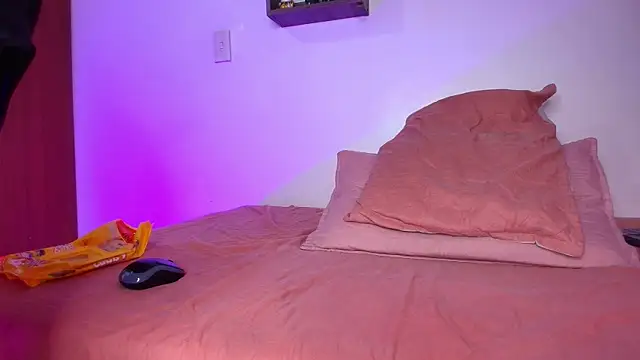 Snapshot of lorrayne_ chatting on March 18, 2025, 6:04 pm lorrayne online show from March 18, 2025, 6:04 pm