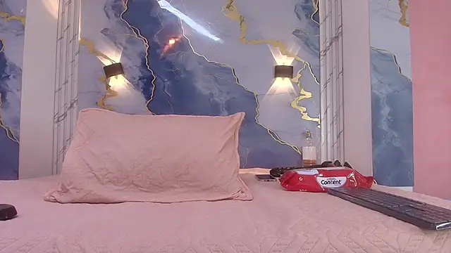 Snapshot of lorrayne_ chatting on September 11, 2025, 12:05 pm lorrayne online show from September 11, 2025, 12:05 pm