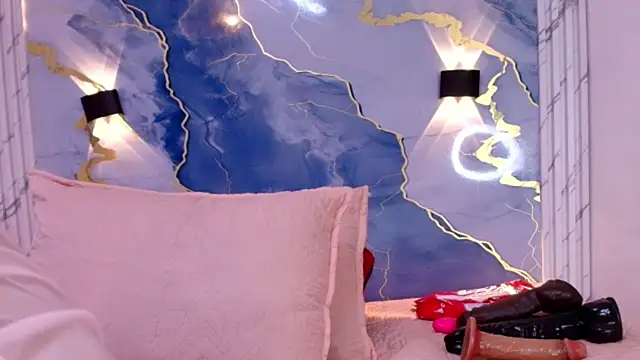 Snapshot of lorrayne_ chatting on October 8, 2025, 12:14 pm lorrayne online show from October 8, 2025, 12:14 pm