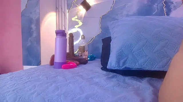 Snapshot of lorrayne_ chatting on November 17, 2025, 12:22 pm lorrayne online show from November 17, 2025, 12:22 pm