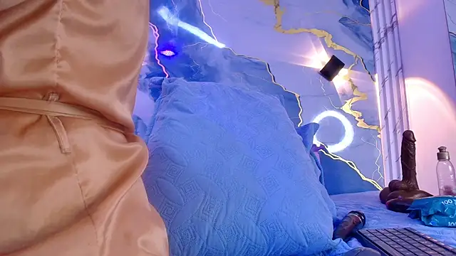 Snapshot of lorrayne_ chatting on November 18, 2025, 12:20 pm lorrayne online show from November 18, 2025, 12:20 pm