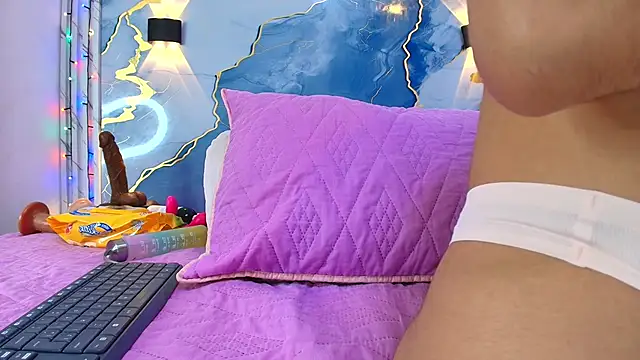 Snapshot of lorrayne_ chatting on January 9, 2026, 12:08 pm lorrayne online show from January 9, 2026, 12:08 pm